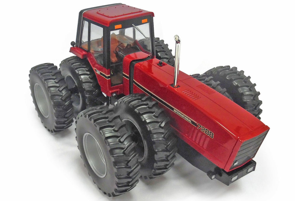 7288 4WD andquoteSNOOPYandquote TRACTOR with Frt and Rr DUALS   Special Edition scale model by Collector Models