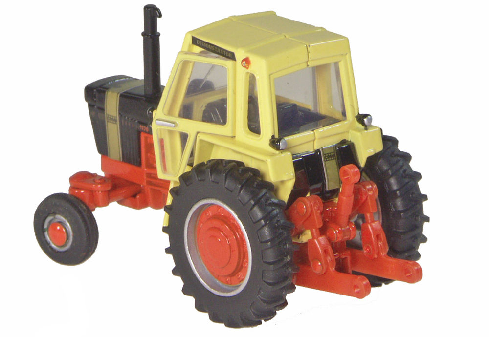 CASE 1170 TRACTOR  DEMONSTRATOR   Authentics No 6  Detailed precision model scale model by Collector Models