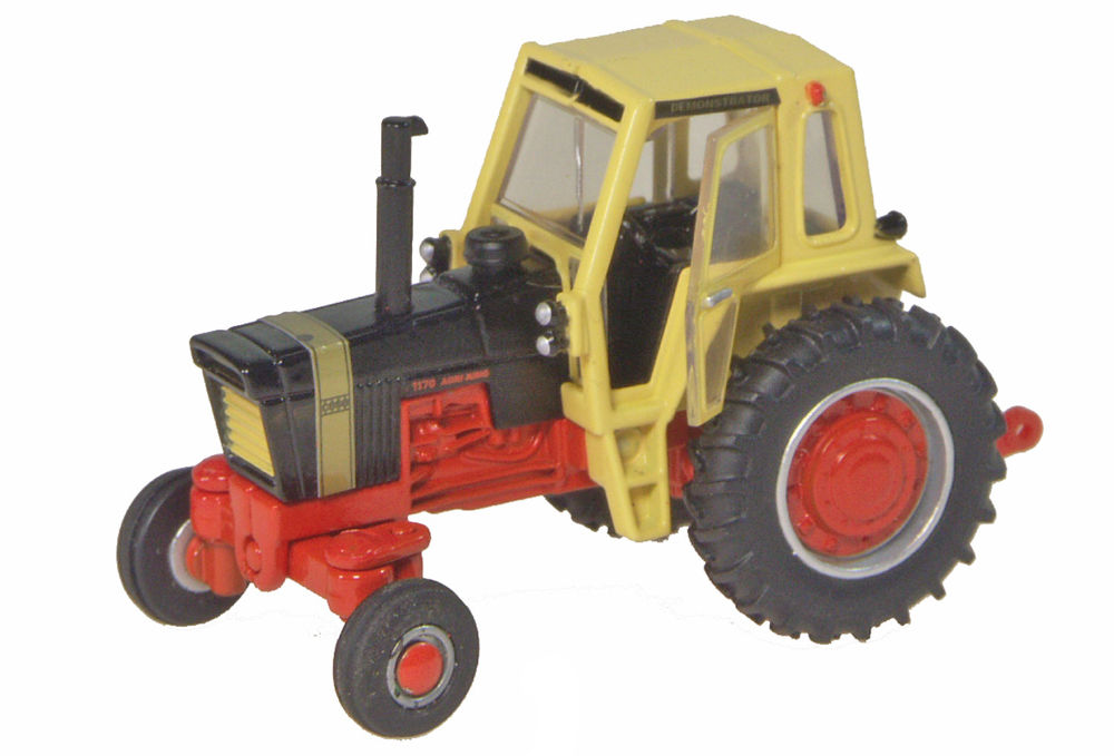 CASE 1170 TRACTOR  DEMONSTRATOR   Authentics No 6  Detailed precision model scale model by Collector Models
