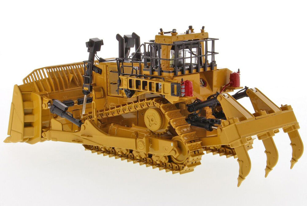 CATERPILLAR D11 FUSION DOZER with 3 TYNE RIPPER  precision quality scale model by Collector Models