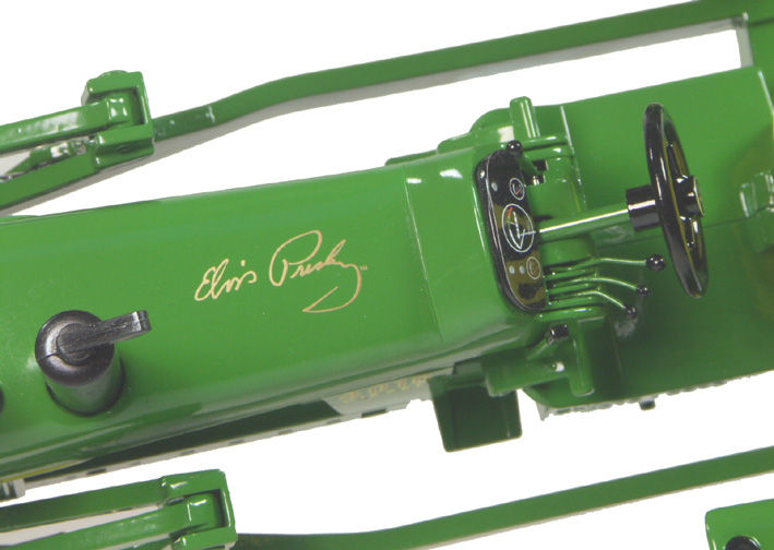 JOHN DEERE 4010 TRACTOR w LOADER  Replica of Elvis Presleys tractor  Few Avail scale model by Collector Models