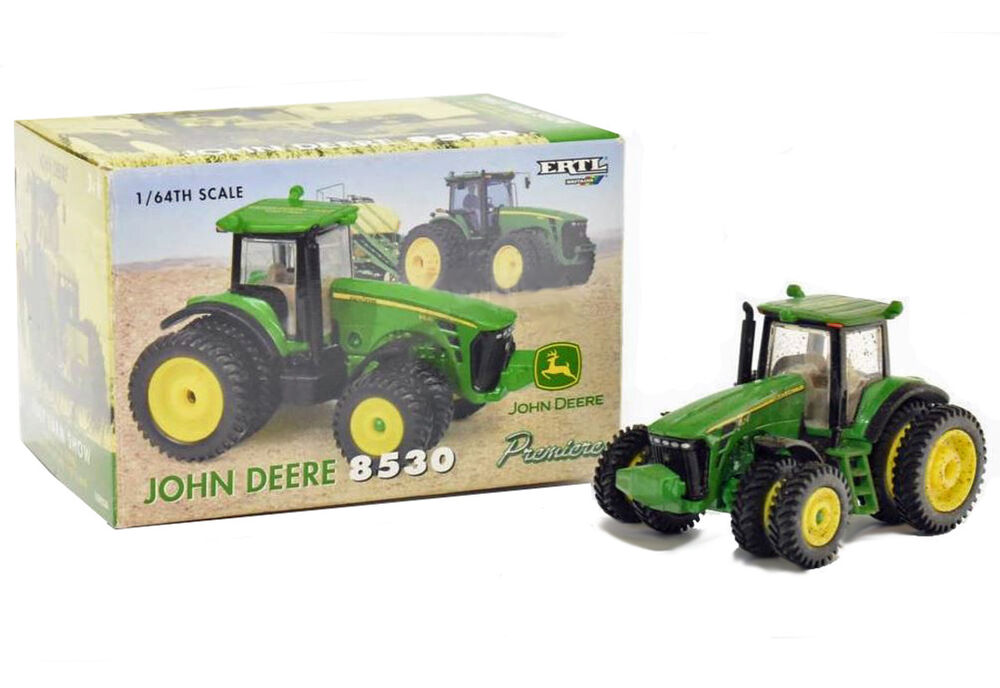 JOHN DEERE 8530 TRACTOR with Frt + Rr duals  2007 Farm Show  Rare Muddy version scale model by Collector Models