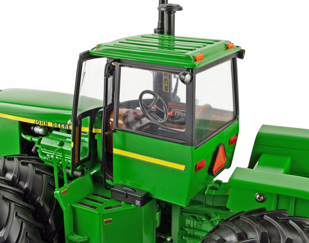JOHN DEERE 8850 4WD TRACTOR on DUALS  Prestige Select series scale model by Collector Models