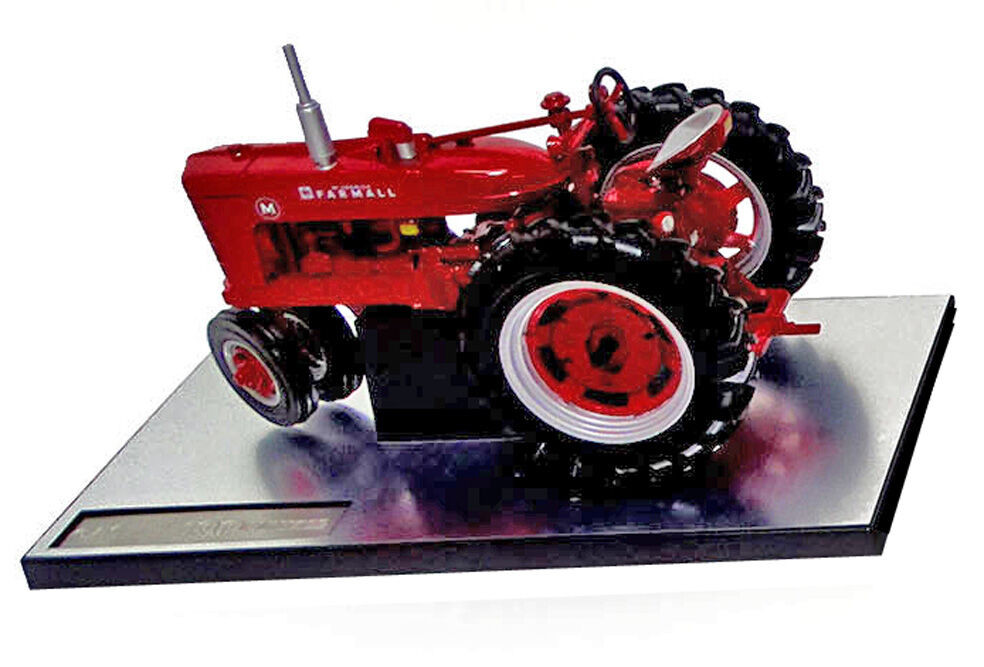 McCORMICK DEERING FARMALL M    Farmall 100th Anniversary tractor   Prestige seri scale model by Collector Models