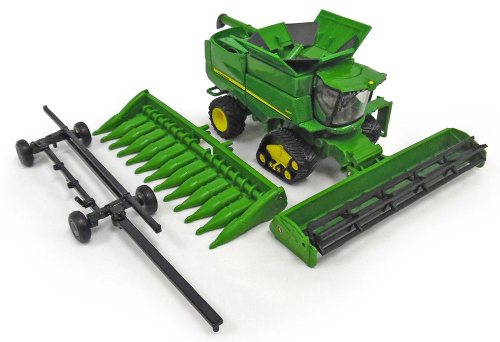 S690 HEADER on TRACKS with GRAIN and CORN HEADS and COMB TRAILER scale model by Collector Models