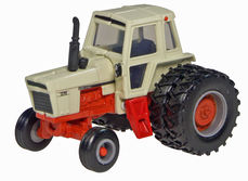 CASE 1370 TRACTOR with Duals