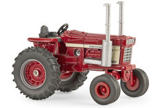 IH 1568 V8 TRACTOR
