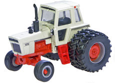 CASE 1570 TRACTOR with Duals