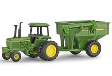 JOHN DEERE 4430 TRACTOR on duals with CHASER BIN