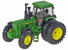 JOHN DEERE 4450 MFD TRACTOR with rear duals (rare)  Authentics No. 4