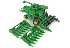 JOHN DEERE 7720 TITAN II HEADER with GRAIN & CORN FRONTS