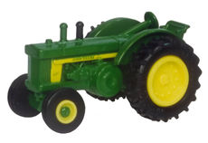 JOHN DEERE 820 TRACTOR