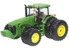 JOHN DEERE 8295R TRACTOR with front & rear duals