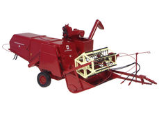 IH 82 PTO HEADER    Resin-Cast Precision model