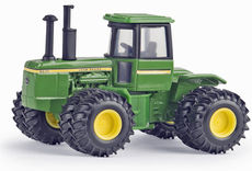JOHN DEERE 8630 4WD TRACTOR with DUALS