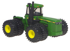 JOHN DEERE 8850 4WD TRACTOR with DUALS
