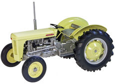 FERGUSON TO35 TRACTOR  (1957)    Precision quality