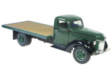 FORD 1940 TRAY TRUCK (olive green/black)