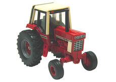 IH 1086 TRACTOR