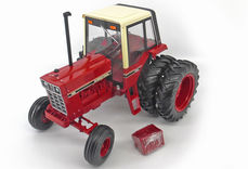 IH 1486 with CAB and DUALS  Prestige Series