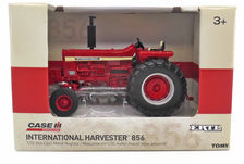 IH 856 TRACTOR