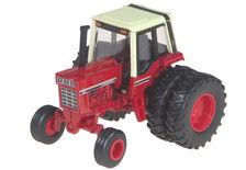 IH 986 TRACTOR with DUALS