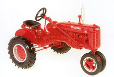 IH FARMALL B TRACTOR