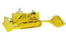 IH TD25 DOZER with SHEEPS FOOT ROLLER   very detailed
