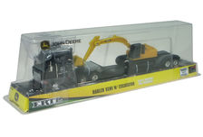 INTERNATIONAL NAVISTAR 9800 LOW LOADER TRUCK with JD EXCAVATOR