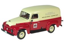 INTERNATIONAL R110 PANEL VAN  (IH logo)