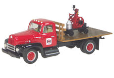INTERNATIONAL R190 TRAY TRUCK with IH FAMOUS VERTICAL ENGINE LOAD