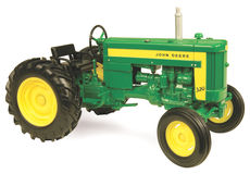 JOHN DEERE 320 UTILITY TRACTOR