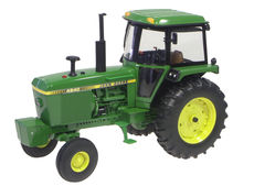 JOHN DEERE 4240 TRACTOR   Prestige series