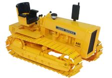 JOHN DEERE 440 CRAWLER TRACTOR (metal tracks)