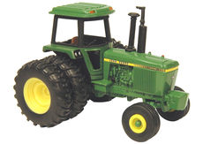 JOHN DEERE 4440 TRACTOR with DUALS