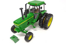 JOHN DEERE 4630 TRACTOR with Rear Duals   Prestige Series
