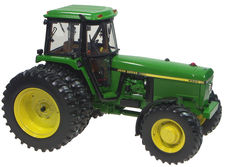 JOHN DEERE 4960 MFWD TRACTOR with rear Duals  Precision Key No 10