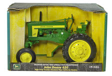 JOHN DEERE 620 HI-CROP TRACTOR   Collector Edition