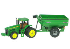 JOHN DEERE 8320 TRACTOR with GRAIN CHASER BIN