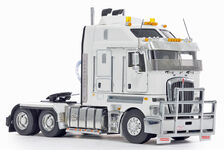 KENWORTH K200 2.8 CAB (Fat Cab)     White/black