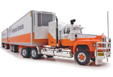 MACK VALUELINER V8 ROAD TRAIN with TWO REFER TRAILERS  TNT livery