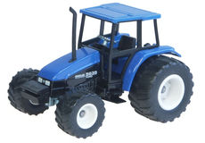 NEW HOLLAND 5635 MFD TRACTOR  (No box)