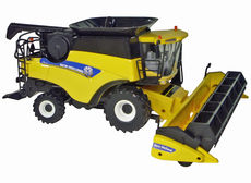 NEW HOLLAND CR8090 HEADER with Grain and Corn heads   Prestige Series