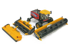 NEW HOLLAND SPEEDROWER 260 with three heads     Collector Edition