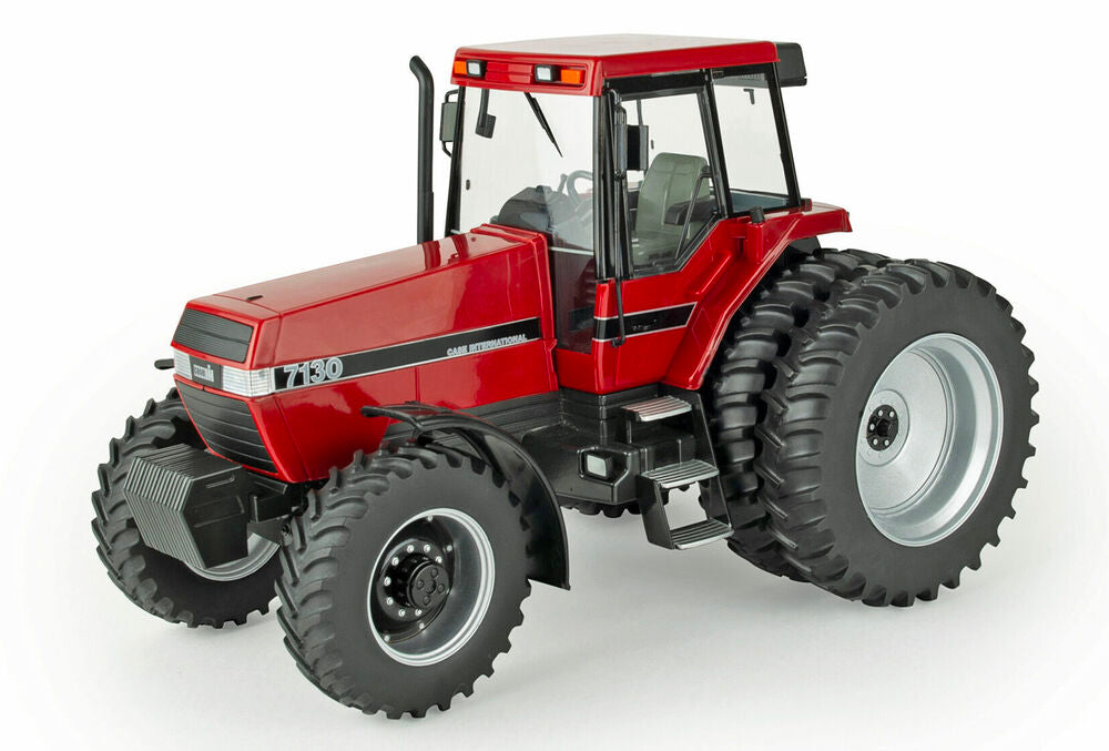 Case/ih 7130 Magnum FWA tractor with rear duals   prestige series