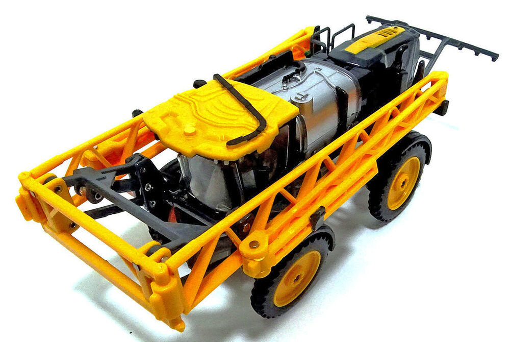 Hagie STS12 self propelled boom spray prestige series