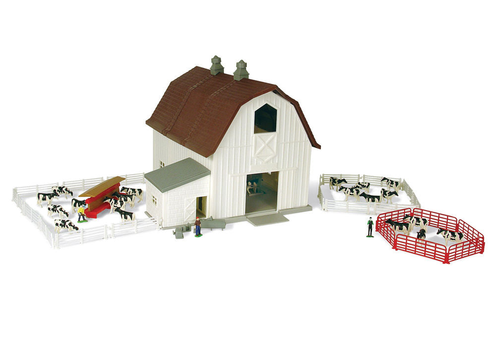 Ertl dairy barn building set with animals (65 pieces)