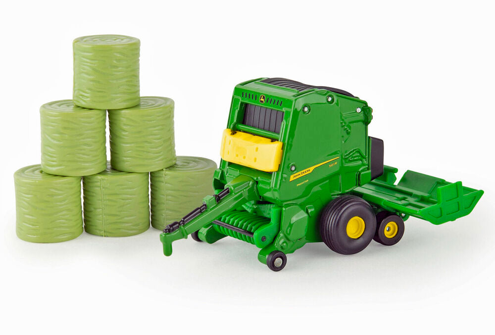 John Deere 561R round baler with bale accumulator and 6 bales