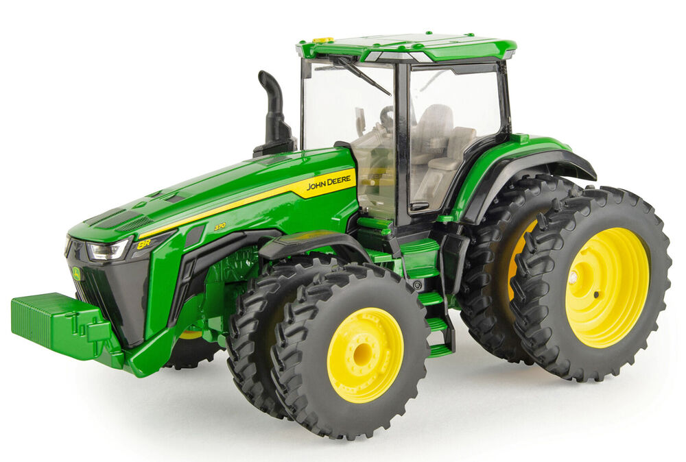 John Deere 8R 370 tractor with front & rear duals