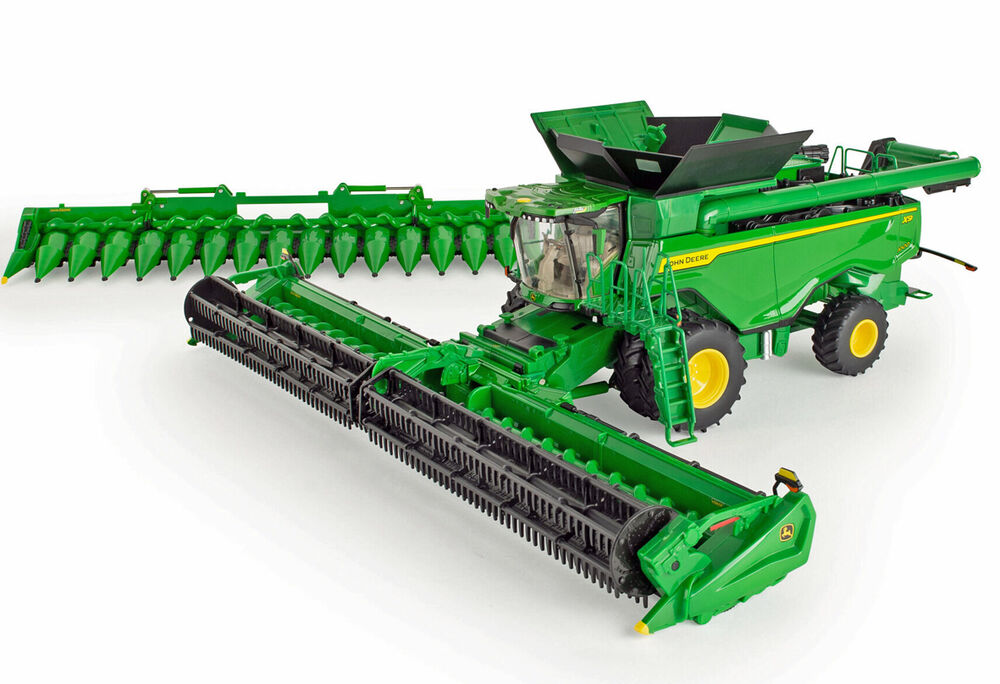 John Deere X9-1000 header with duals   prestige series